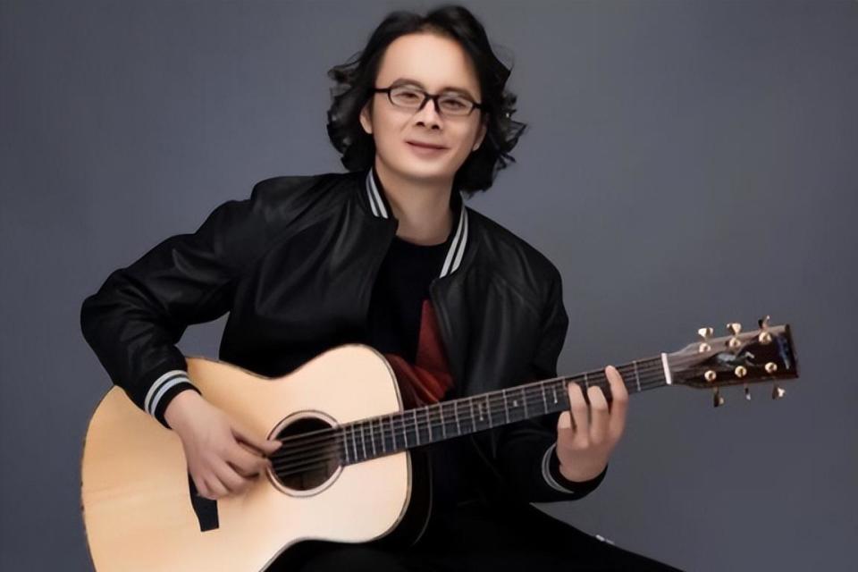 不教人唱歌改行研究元宇宙,歌手唐磊晒某大学的顾问聘书,引发热议