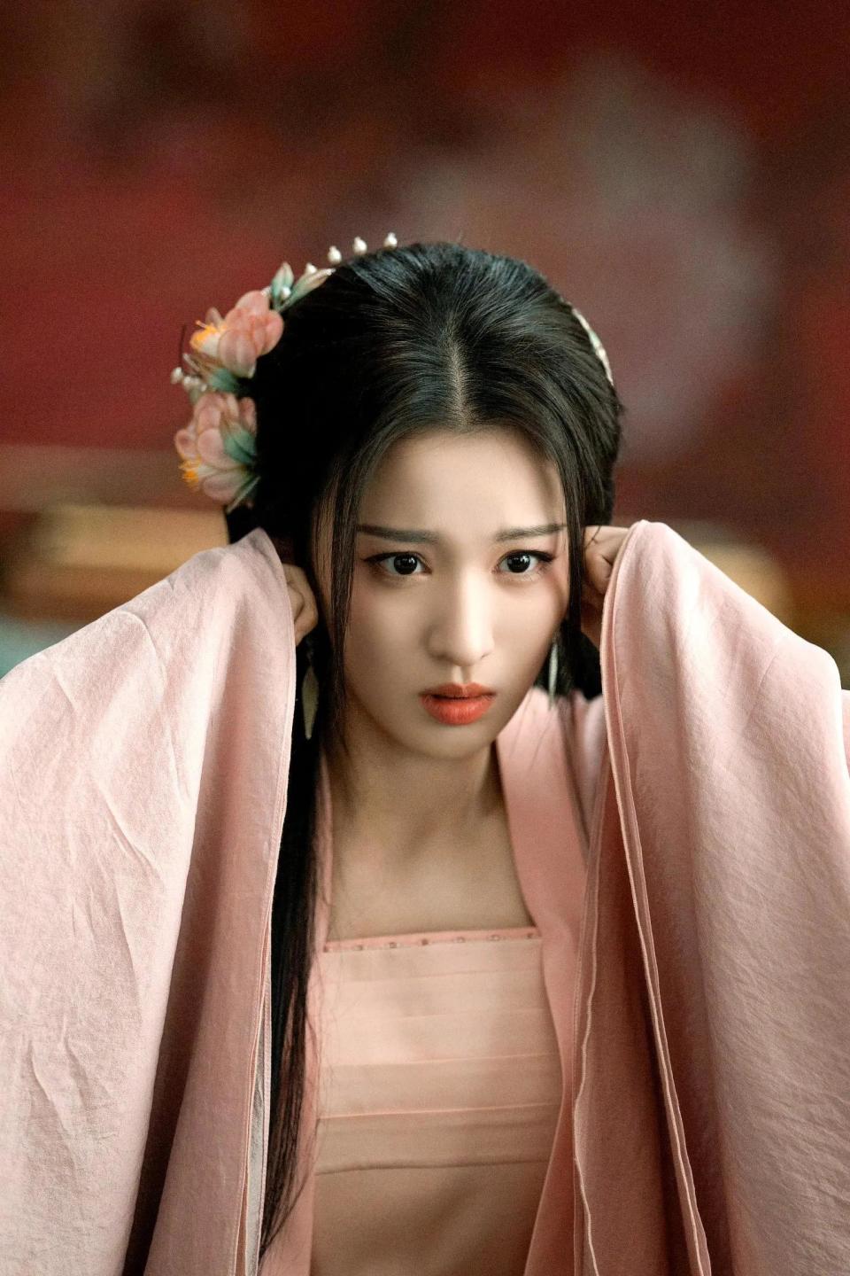 "大美女"王楚然的古装新剧《烽影燃梅香》将播,你会追剧吗!