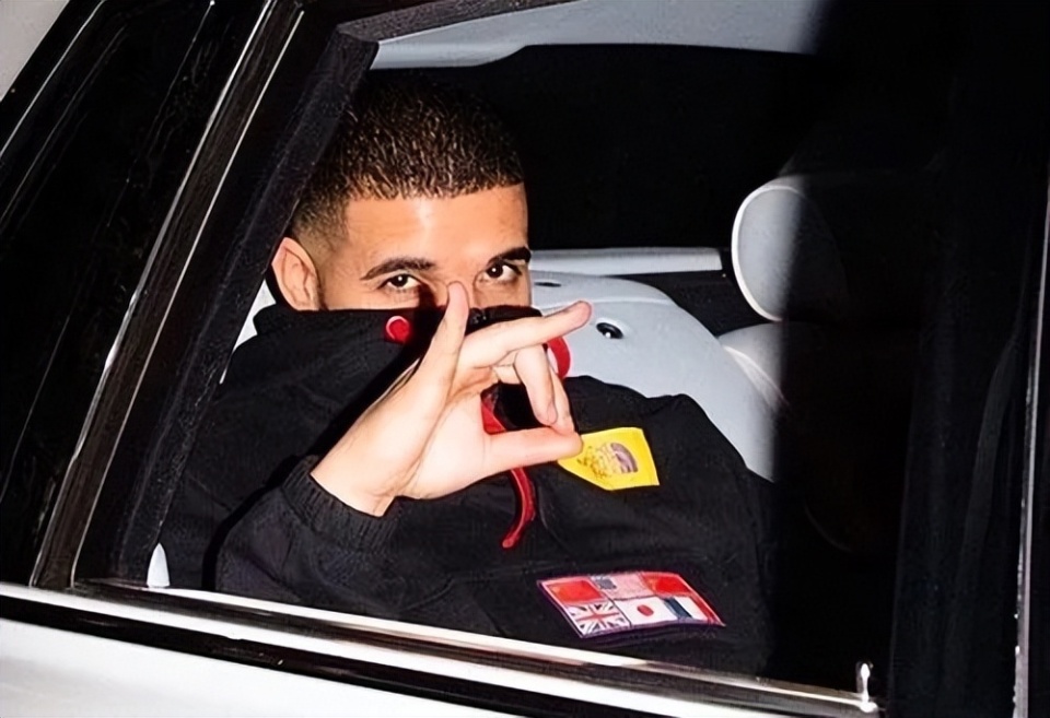 榜单成绩超越迈克尔杰克逊,饱受争议的嘻哈明星drake