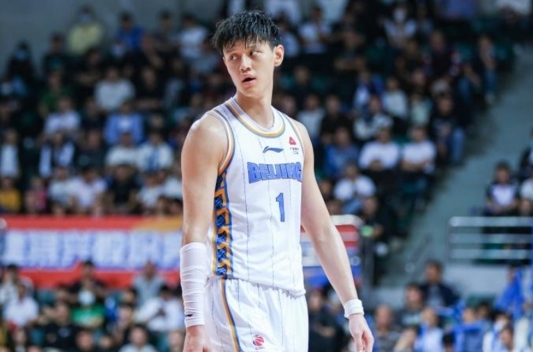 北京首钢官博沦陷,范子铭情绪失控 爆粗怼球迷