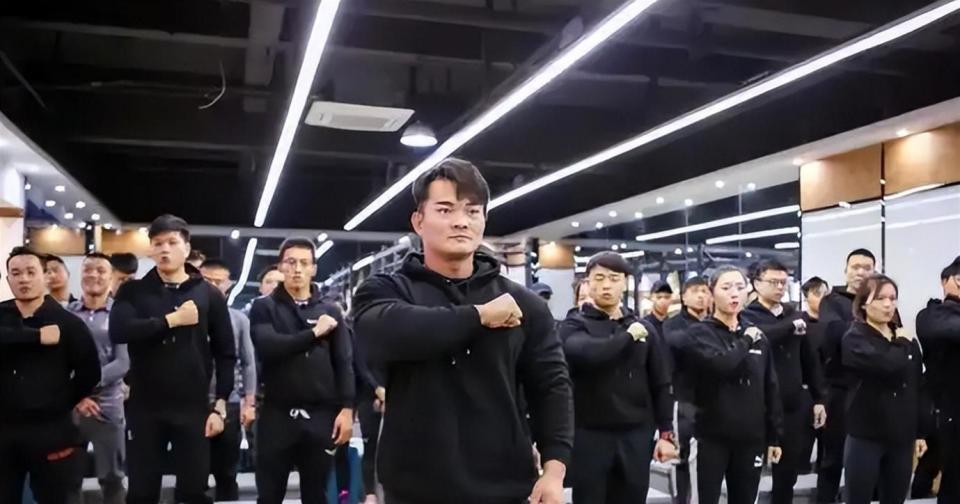 传奇李维刚，曾不惜血本履行自己的诺言，今得到几乎全网的拥护_腾讯新闻
