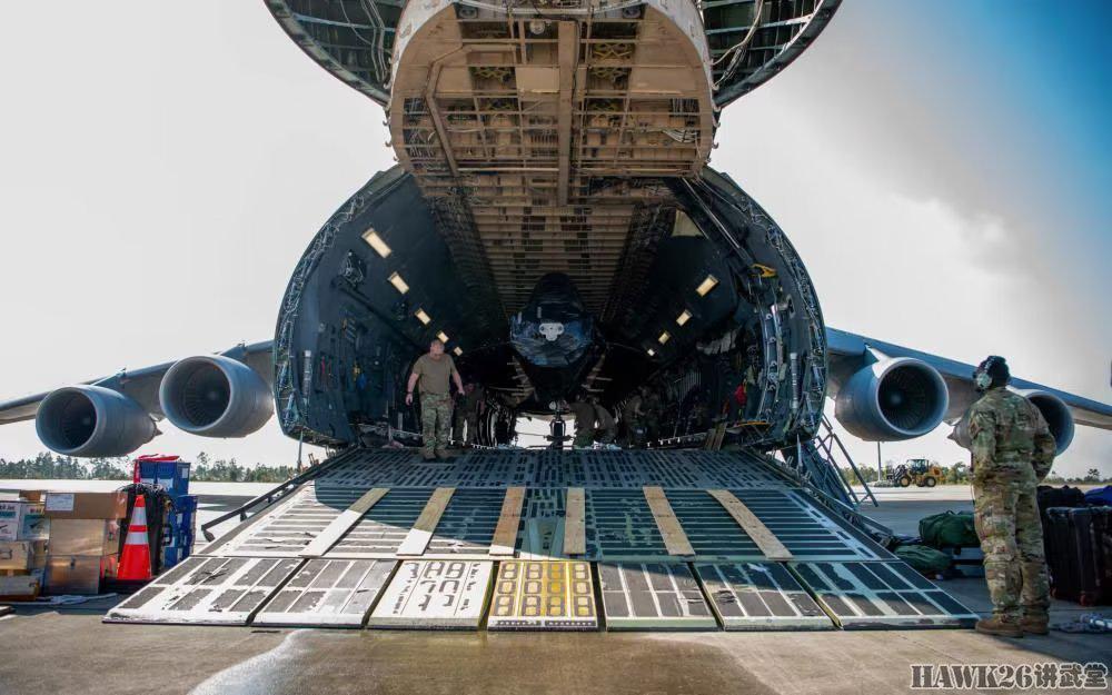c-5"银河"战略运输机飞抵廷德尔基地 运送一架f-22前往博物馆_腾讯