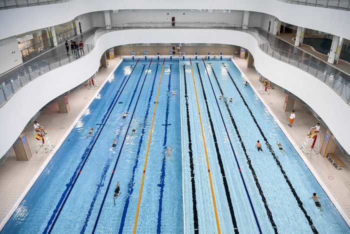 上海游泳馆设女性专用泳道是保护女性还是歧视女性网友吵翻了