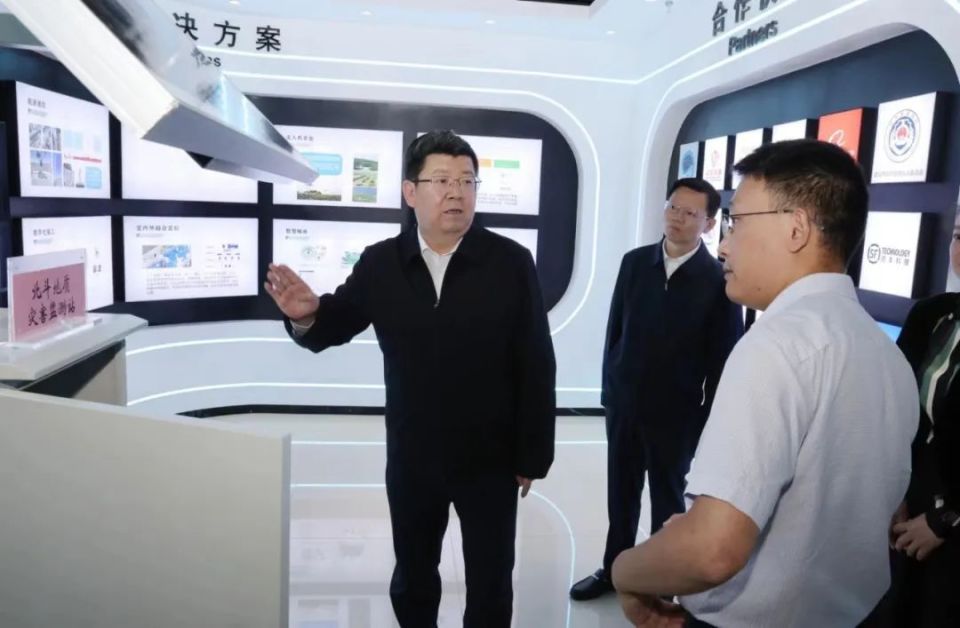 任泽锋到市高新区调研科技创新型企业_腾讯新闻