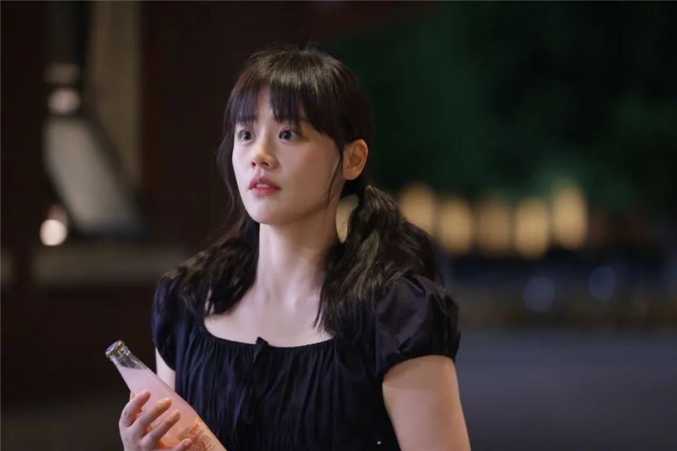 马思纯晒出无滤镜生图双马尾造型清纯可人这才是初恋女神的模样