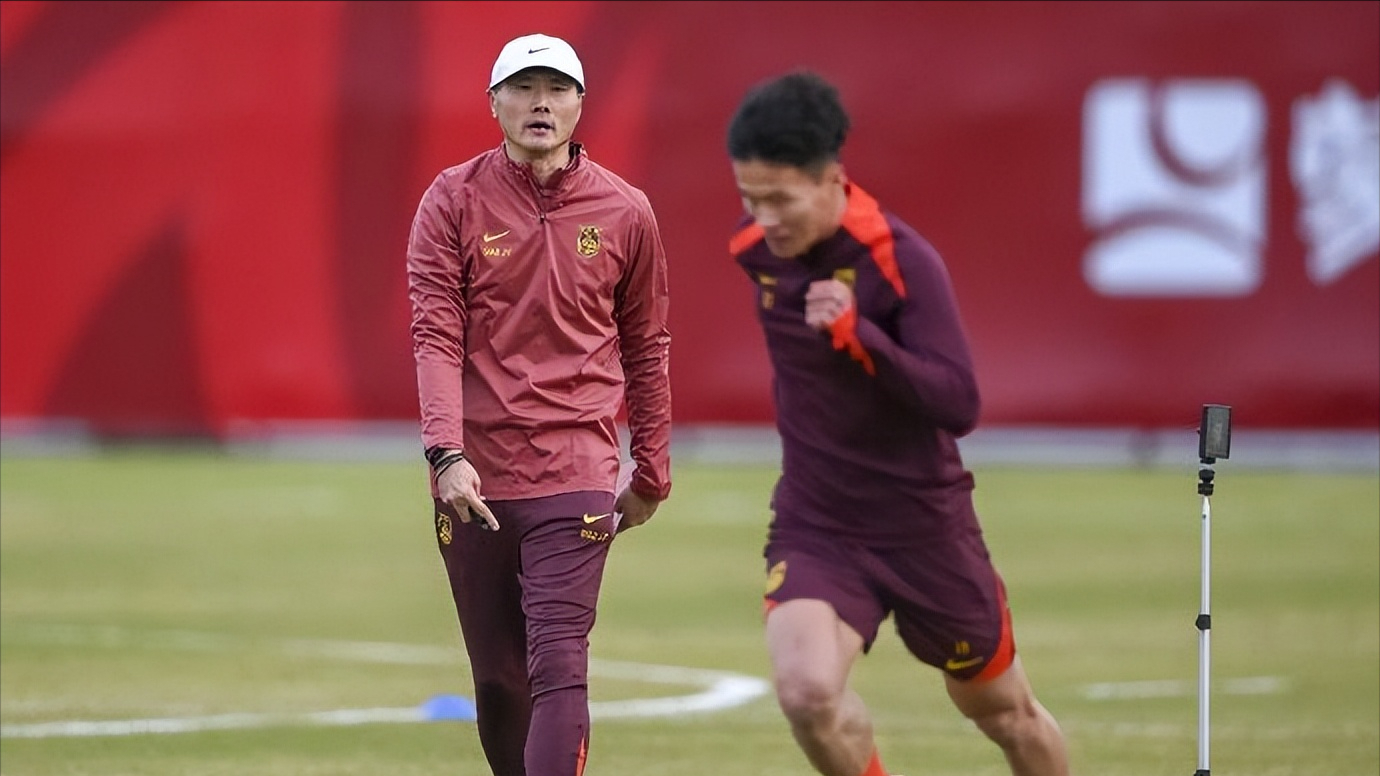 爭議！他為邵佳一3場進3球，依舊無法鎖定國足絕對核心？球迷熱議 - 