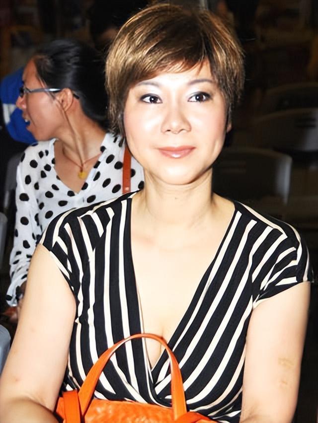 曹燕华:谈及儿子和前公婆落泪,亲口证实再婚幸福_腾讯新闻