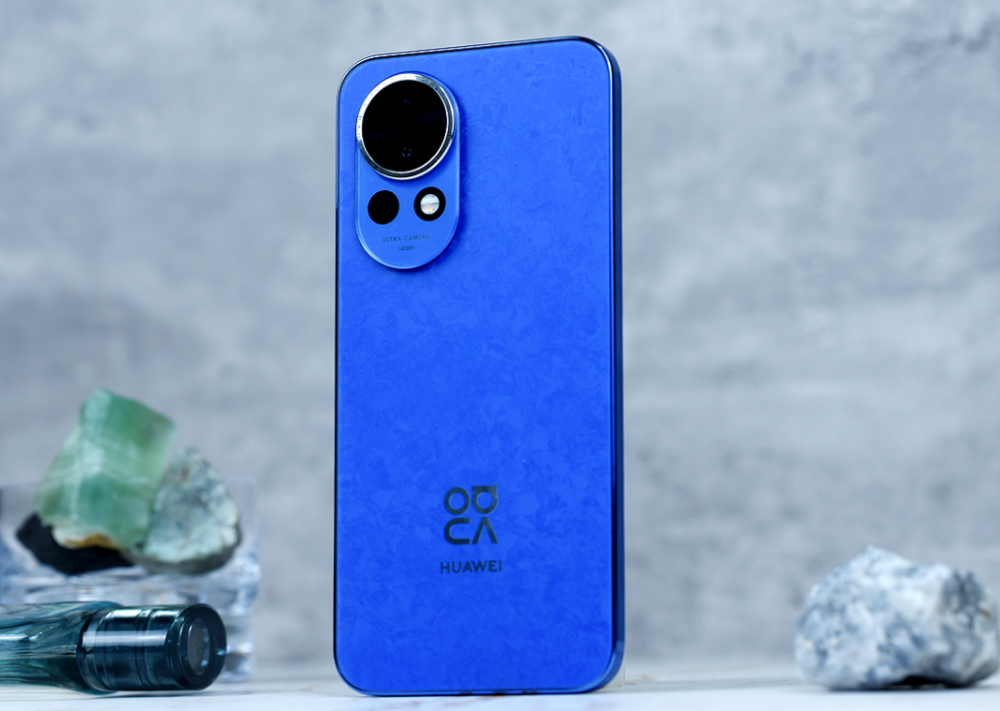 从2999元跌至1679元，从中端机跌至千元机市场，麒麟芯+256G+100W