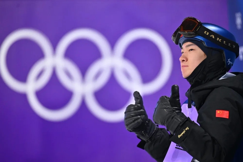 蘇翊鳴好樣的！2奪奧運獎牌歷史第一人 北京奧運會12人只剩他在堅守