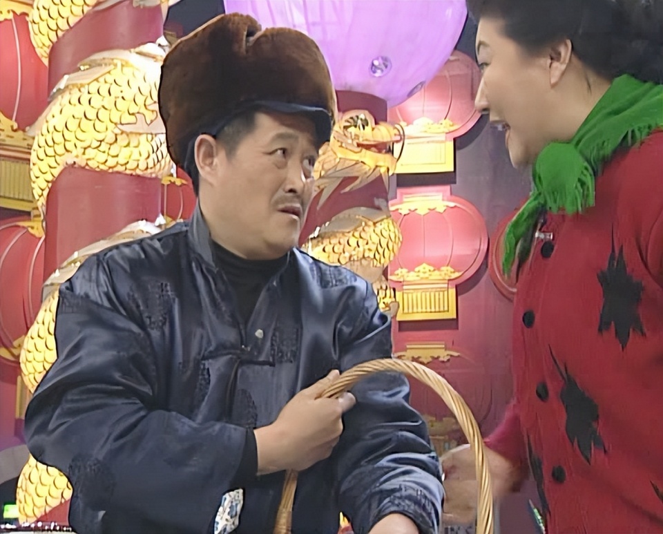 春晚十佳节目评选之1998年:何炅登上春晚舞台,刘德华演唱大中国_腾讯