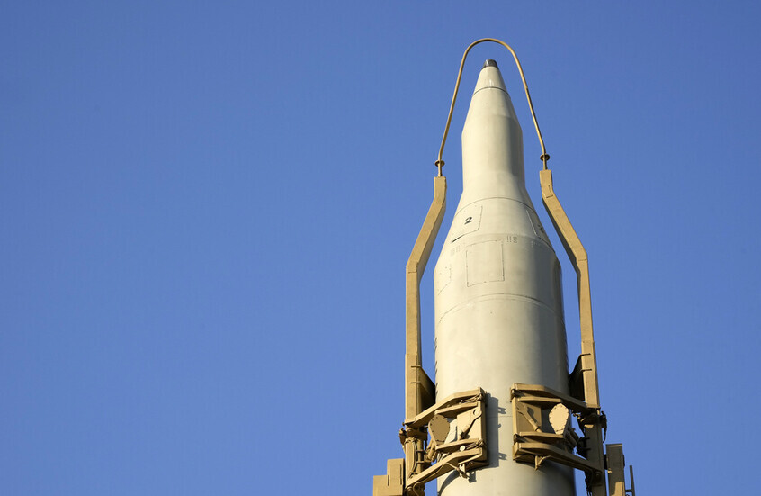 14馬赫的復仇！伊朗祭出“泥石”重型導彈，精準直撲以軍指揮中心