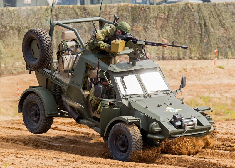 中队高机动越野车让突击部队来去如风