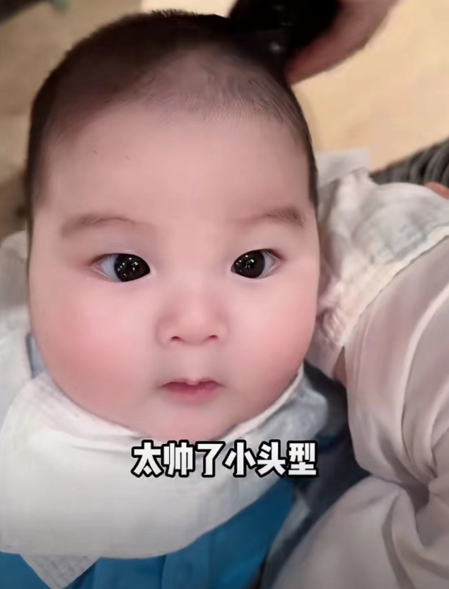 赵本山外孙近照曝光,4个月小皮儿胖嘟嘟超像舅舅,神态
