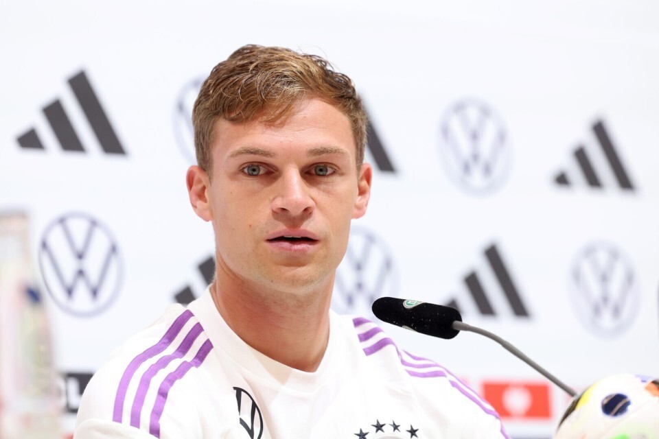 目前已经确定离队的中场球星就有格雷茨卡,基米希也正在和巴萨协商