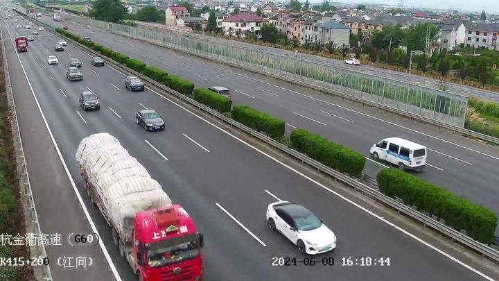 端午假期首日,衢州高速总流量12.1万