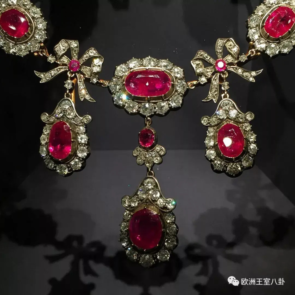 沙皇尼古拉斯一世的某个外孙女这篇主要谈谈m女士与王室相关的珠宝(是