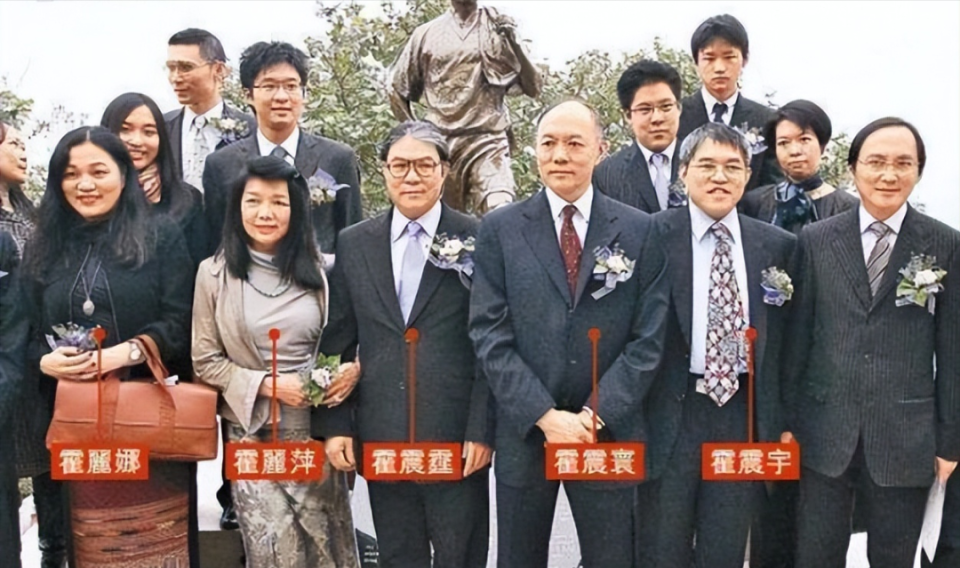 霍启刚堂弟公开征婚,自嘲是打工人,霍氏家族后代发展天壤之别