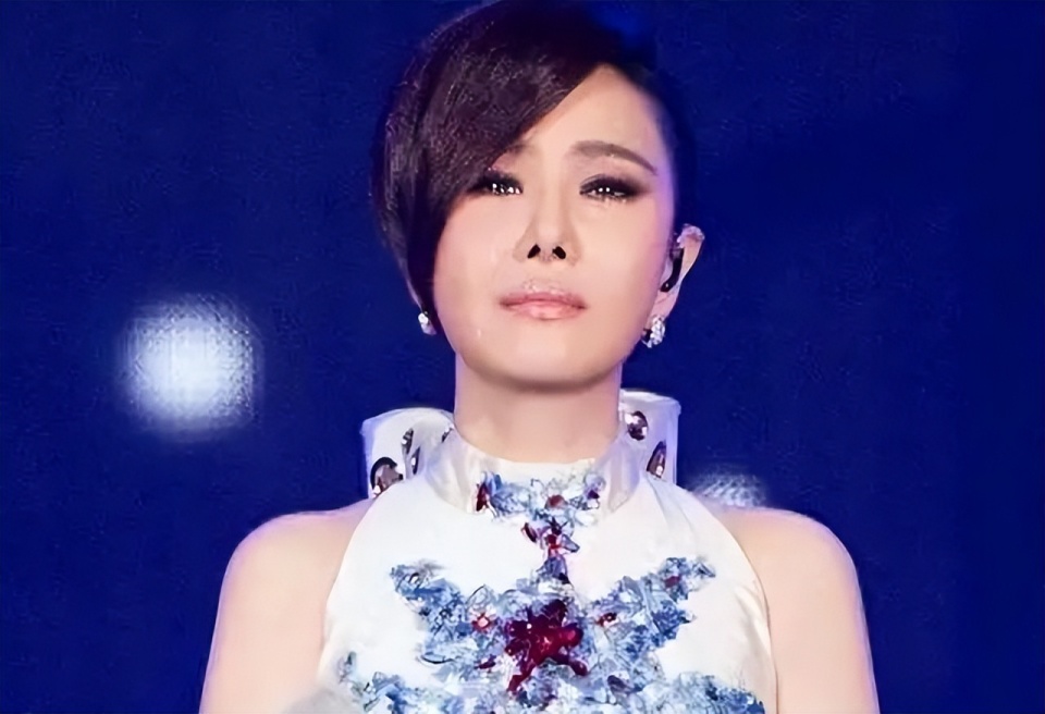 著名歌手江蕙宣布复出，周杰伦、费玉清发声支持，歌迷泪目迎归来_腾讯新闻