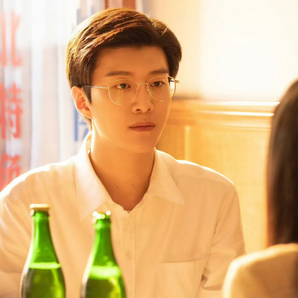 小巷人家：庄图南、李佳霸占筱婷婚房，度荒唐一夜，当他们面亲热_腾讯新闻