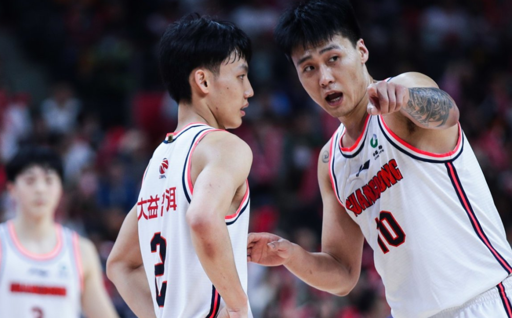 广东宏远锋线新星赵锦洋,下赛季还会获得杜锋重点培养吗?_腾讯新闻