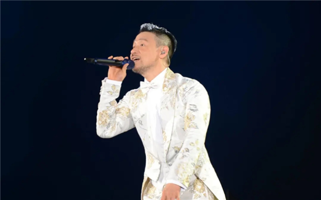 张学友紧急取消演出即被造谣进icu,公司称其在休息,歌迷曝他"阳了"