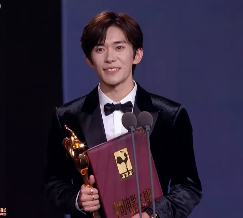 金雞獎被嘲太水！名單偷跑張藝謀遭質疑，易烊千璽宋佳正拍他電影