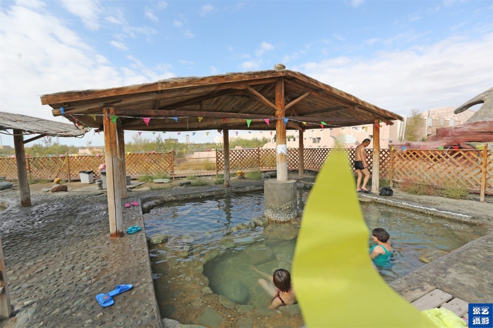 新疆此地7亿年前曾是古海沉积水,现在是中国唯一的古海温泉