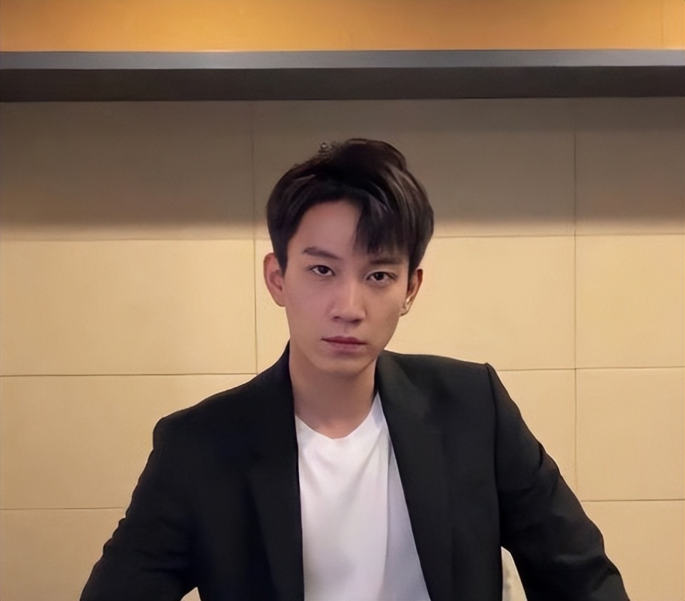 入圈5年就火了没想到还是纯情男孩王子奇到底有多出人意料