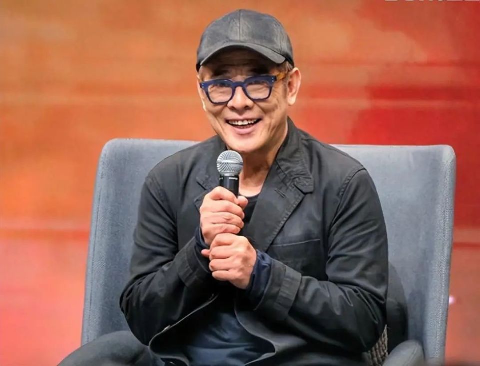 60岁李连杰近照苍老认不出,晚年被病痛折磨,身家亿万定居国外_腾讯