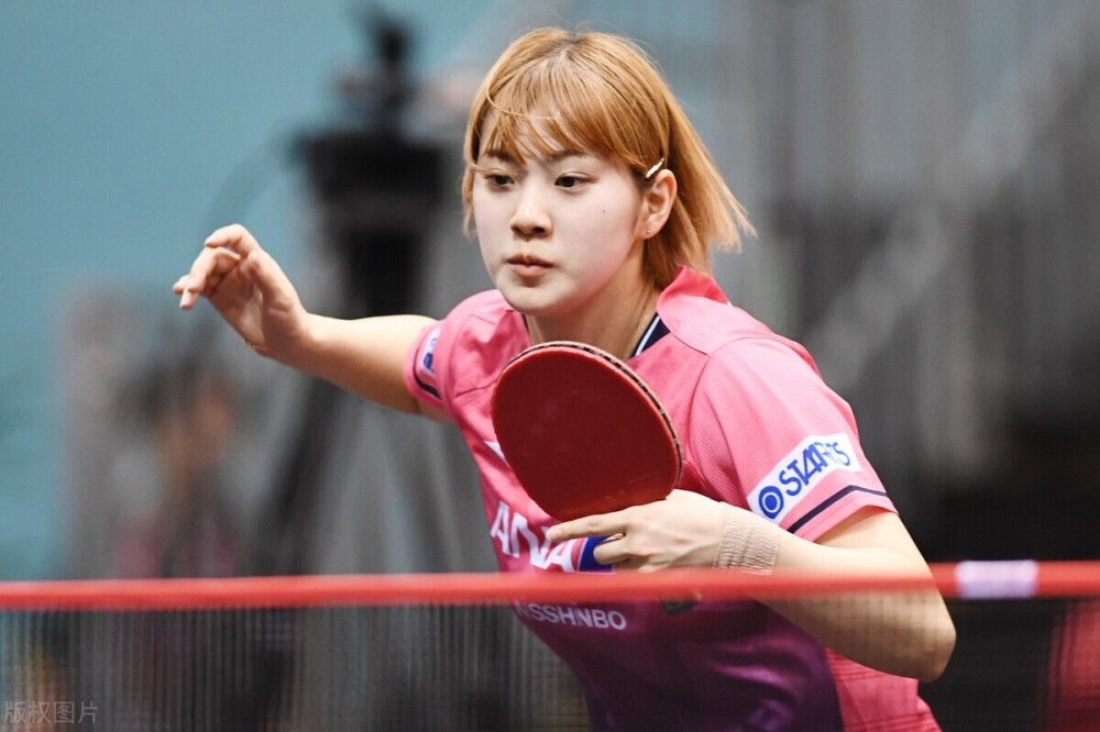 张本美和(日本)3-0波尔卡诺娃(奥地利),三局比分:11-4,11-4,11-6.