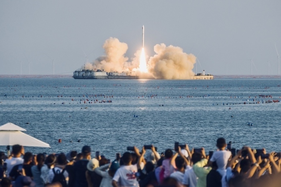 今年1月,在山东海阳东方航天港附近海域——我国第一个海上发射母港