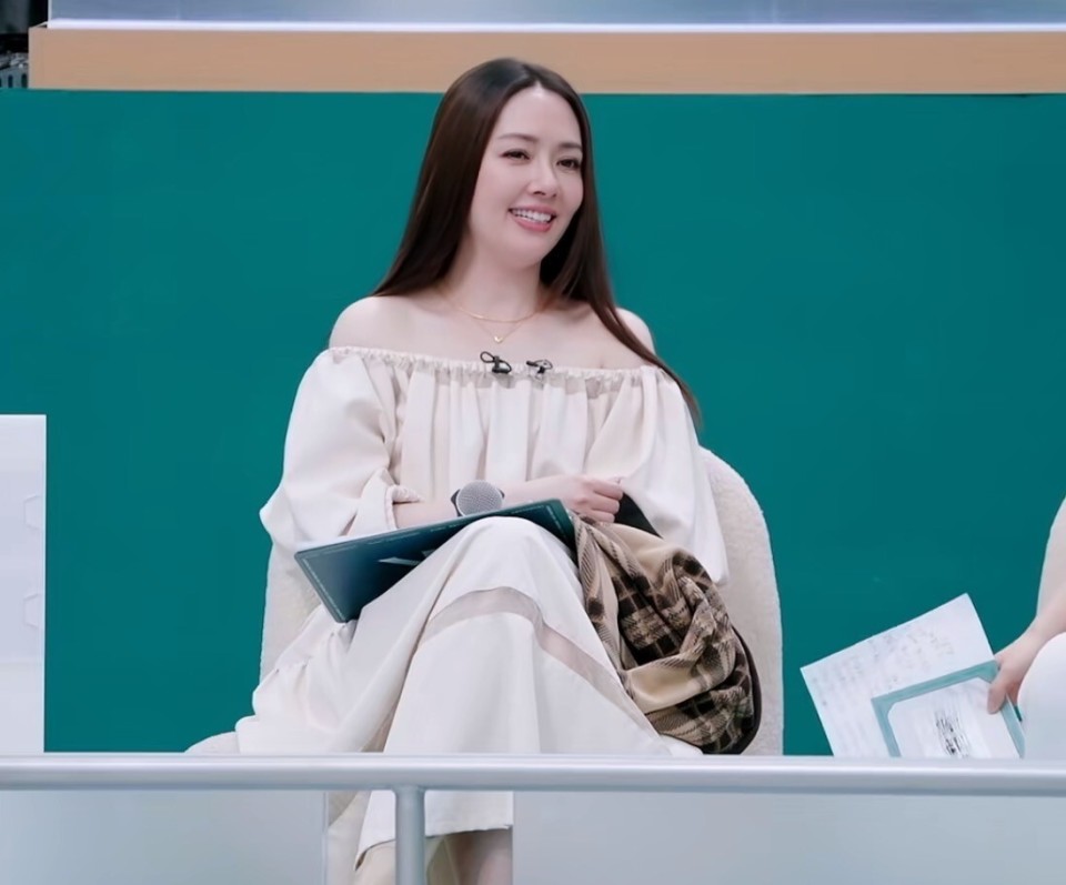 不社交,不打瘦脸针,40岁郭碧婷才是真正的"人间清醒"