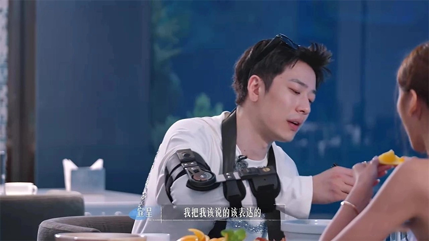 刘佳仪拒绝陆彦廷，他却喝到耳根通红：这种让人窒息的深情是多少女孩的噩梦_腾讯新闻