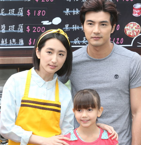 曝贺军翔背着妻子吻辣妹葛斯齐称手握猛料经纪人不敢正面回应