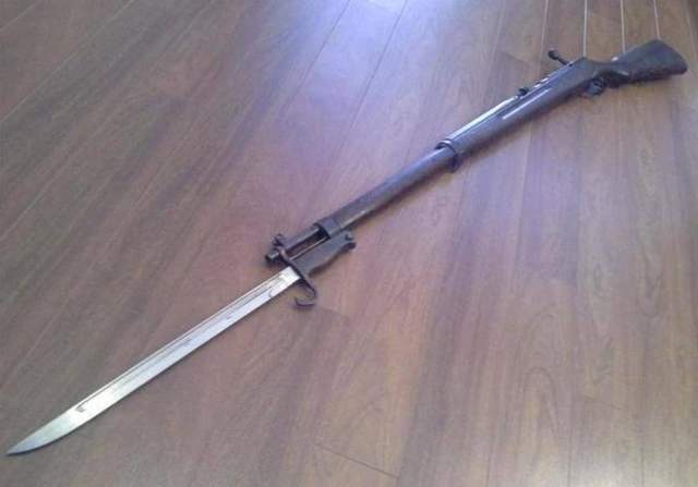 第一种三十年式刺刀在日本明治三十年定型,原本是专门为三十年式步枪