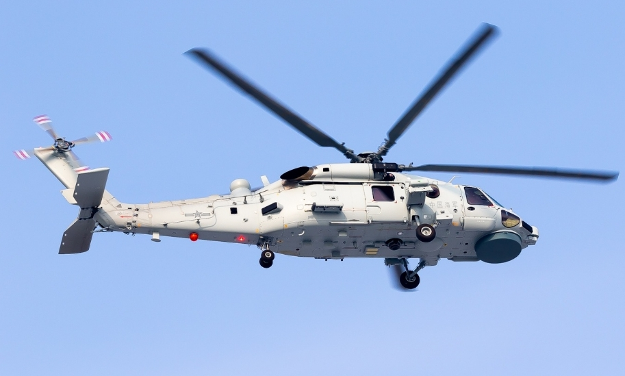 这其中,直-9d是专攻航空反舰作战的舰载直升机,主要用于发射"鹰击-9"