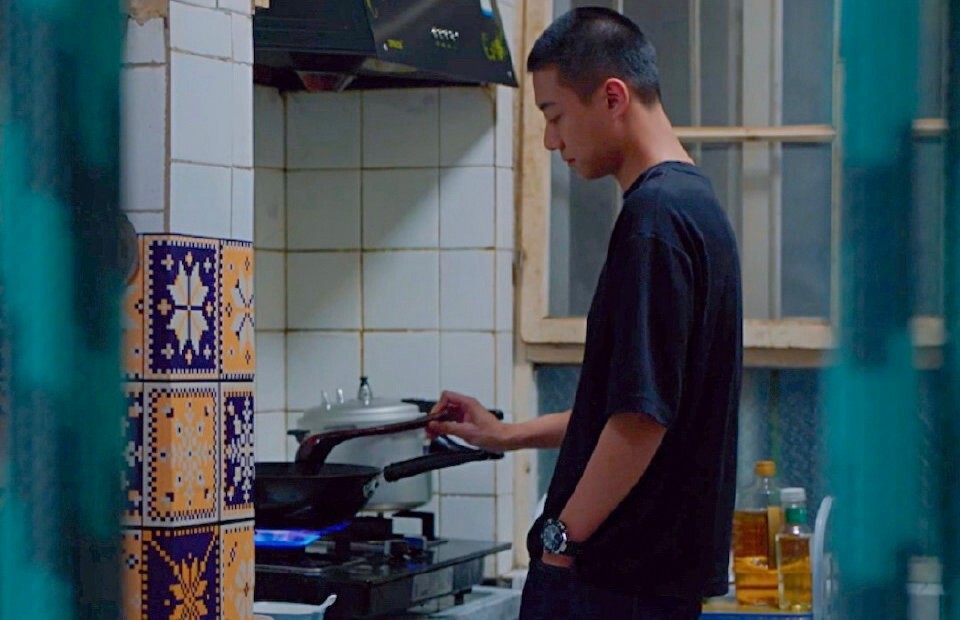 《小城故事多》:高至霆寸头造型获赞,寸头男演员我只服这四个!