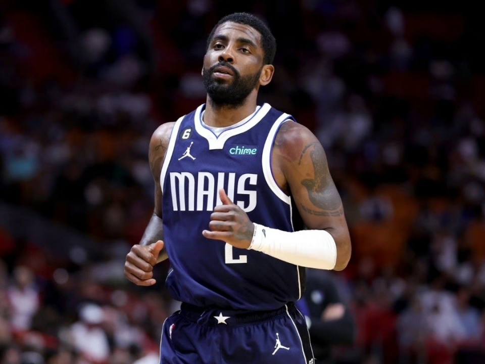 欧文在独行侠很开心有望留队_腾讯新闻