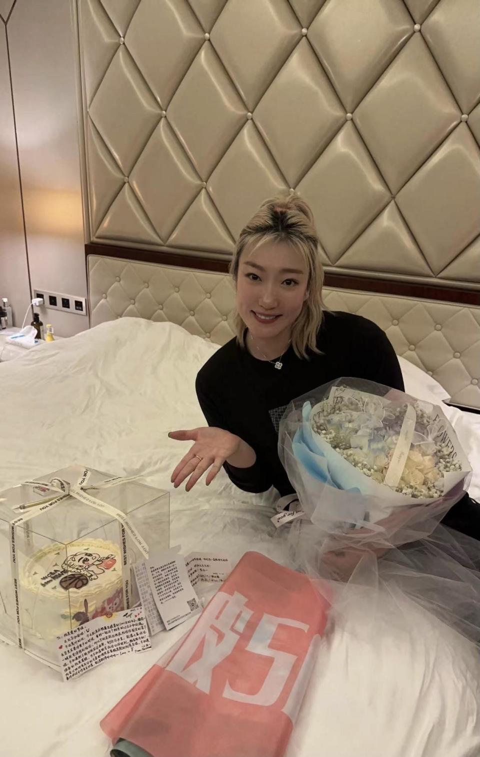 伟大！女篮王牌打WCBA突破5000分：李梦成历史第四人 曾膝盖重伤_腾讯新闻