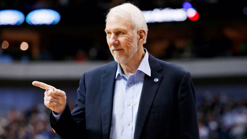 而杜兰特也第一时间赞许波波维奇,称老爷子没有虚伪的一面,受人尊敬.