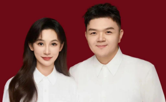 朱云峰(烧饼),派克特,邓超元等明星纷纷在评论区留言,为艾福杰尼和