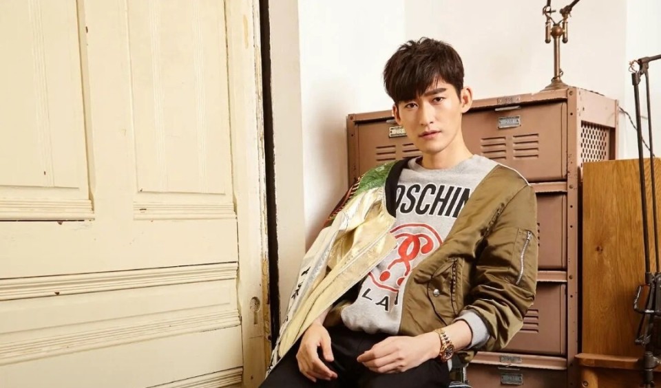 两段恋爱轰轰烈烈,事业高开低走,张翰还能再火回当初吗?