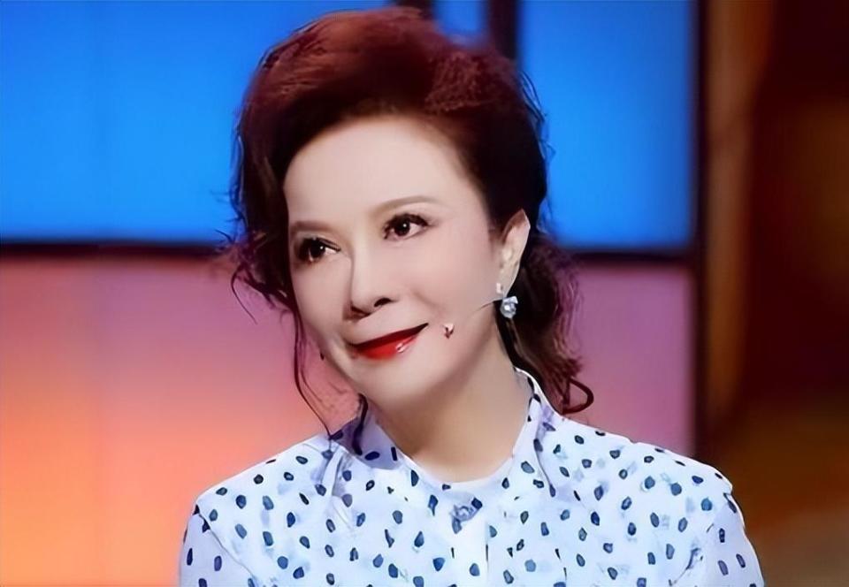 从"小品女王"到"滚出春晚",蔡明终是为"任性"付出了代价_腾讯新闻