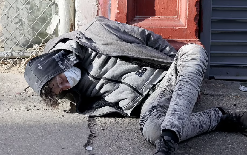 短短四年内虽然上升了50%的死亡人数看起来已经足够让人骇然,可这还不