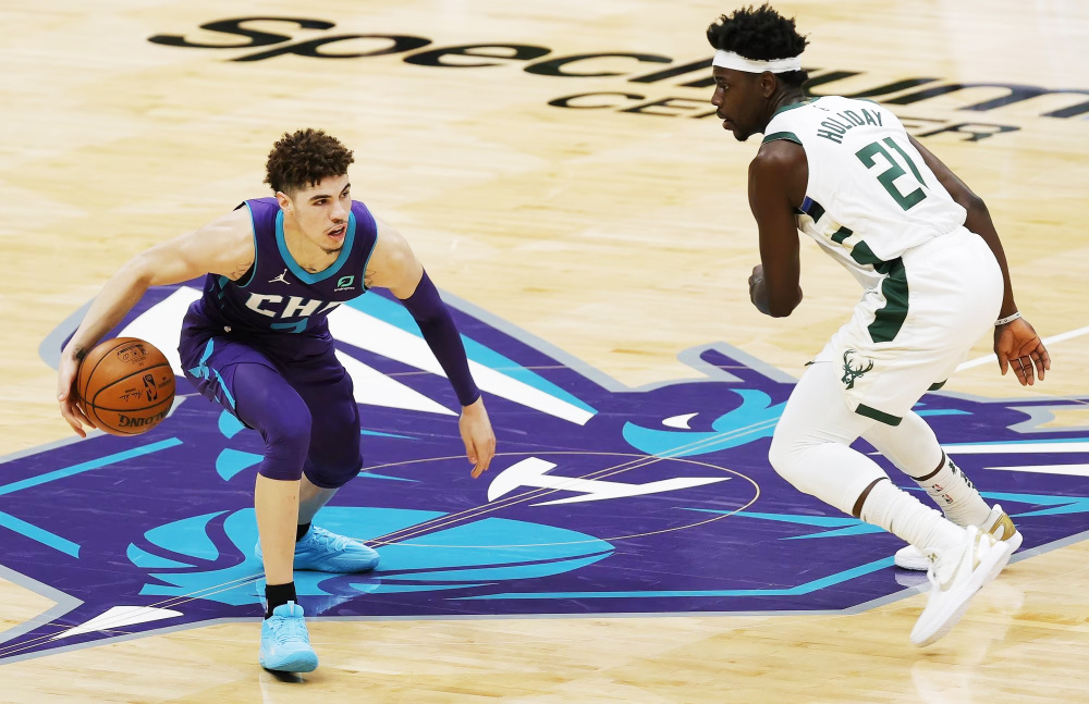 2个三分和保罗·乔治并列联盟第10,大个球员中第一.再结合40.