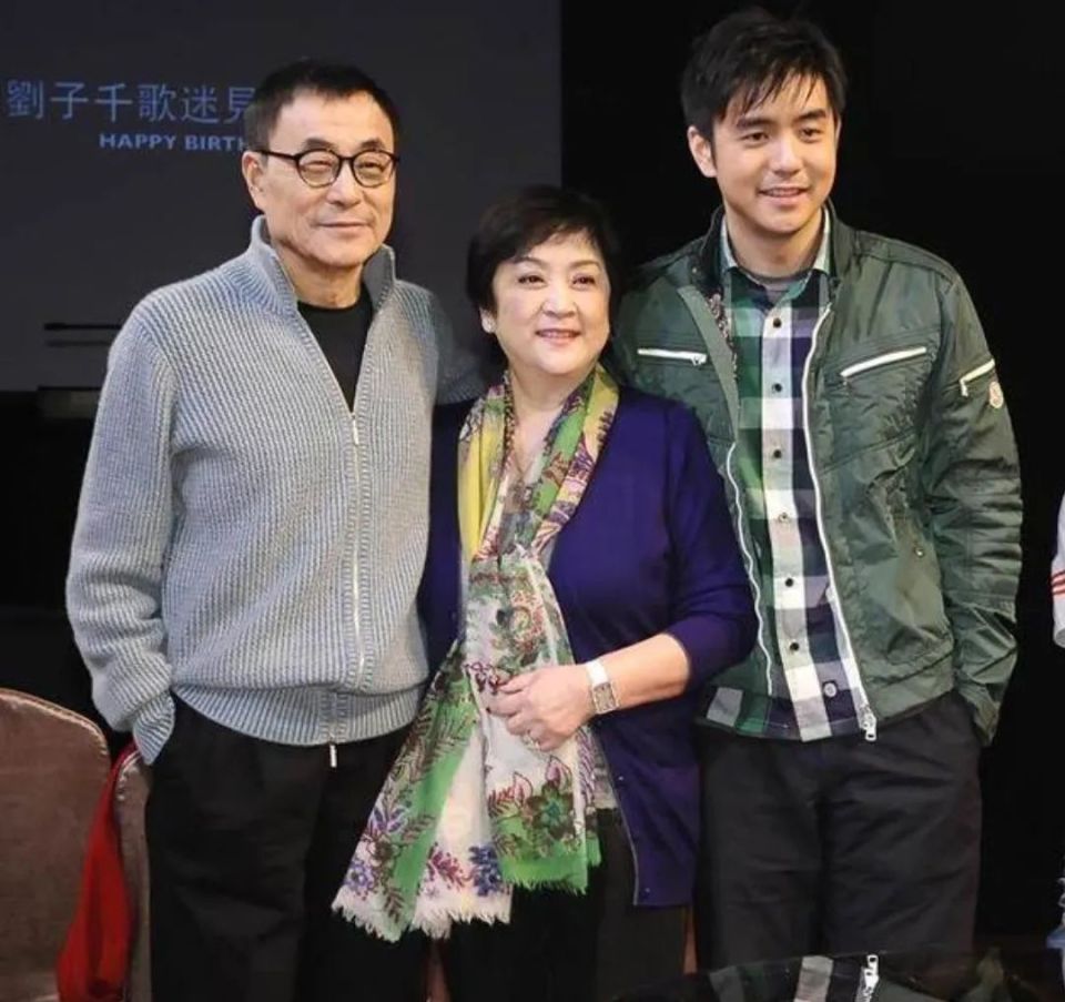 刘家昌再回应曝甄珍为儿子花钱消灾拆散儿子恋爱怒斥其无耻