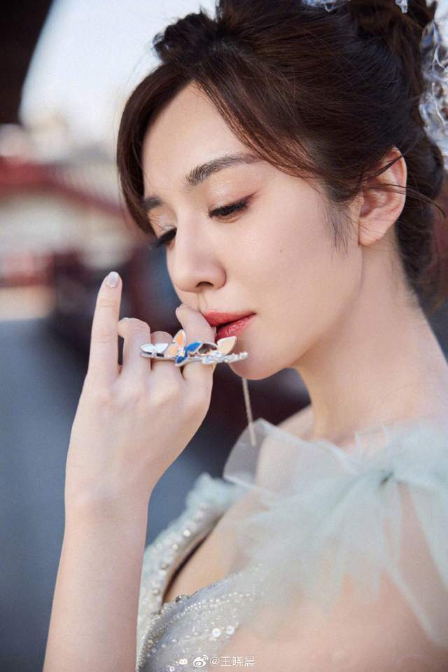 《庆余年》看36岁的王晓晨和25岁的王楚然,才知道什么是骨相美与皮相
