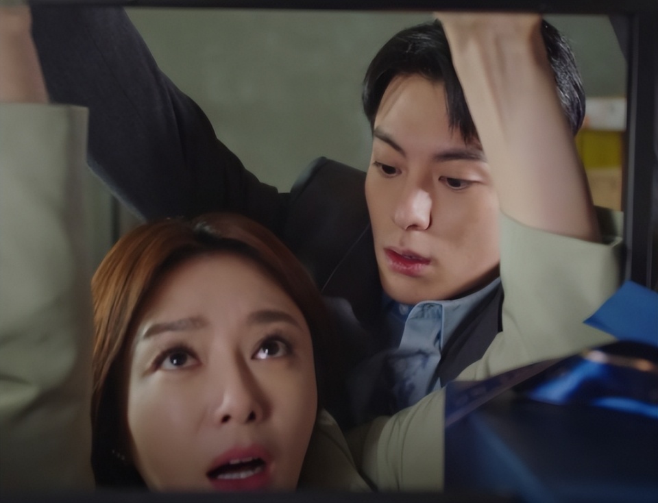 导演越拍越大胆,"姐弟恋"剧年龄差越来越大,不怕晚节不保啊?