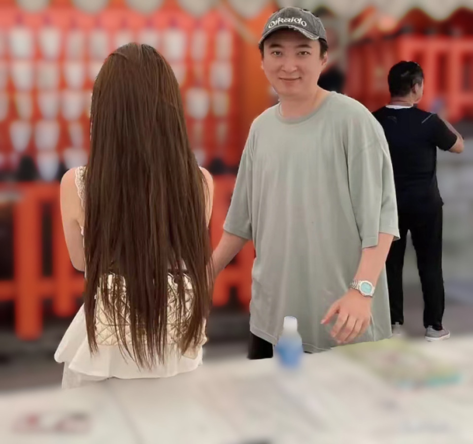懒懒在王思聪豪宅直播，辟谣“被分手”背景有男音，不至于卖礼物_腾讯新闻