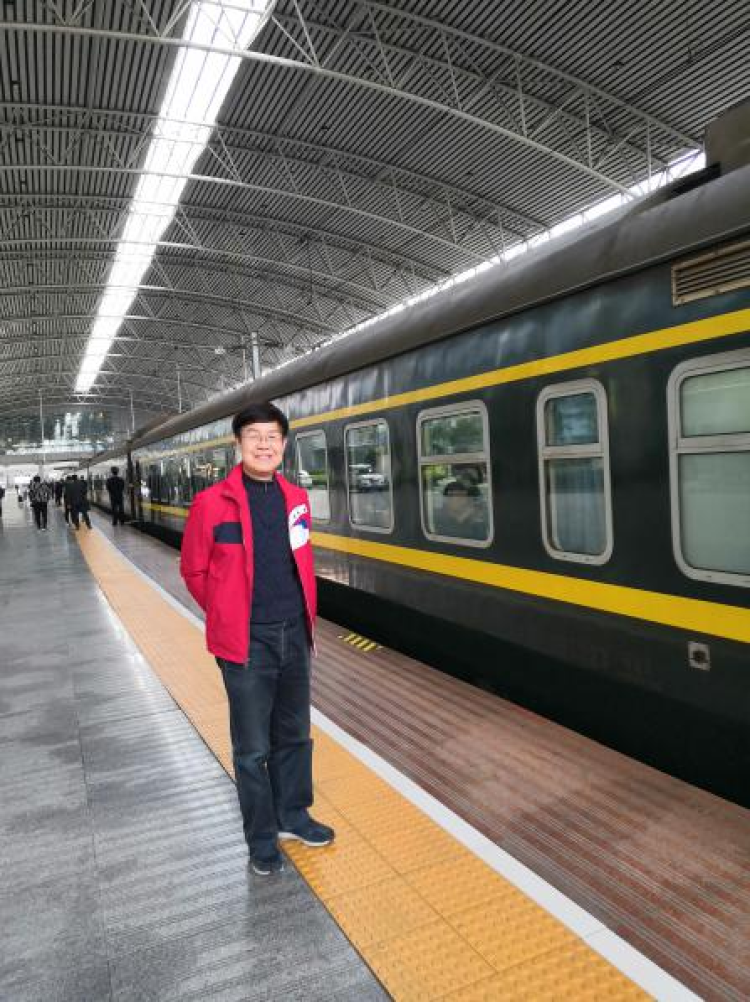 使我想起2019年乘坐z99/100列车赴港的往事.